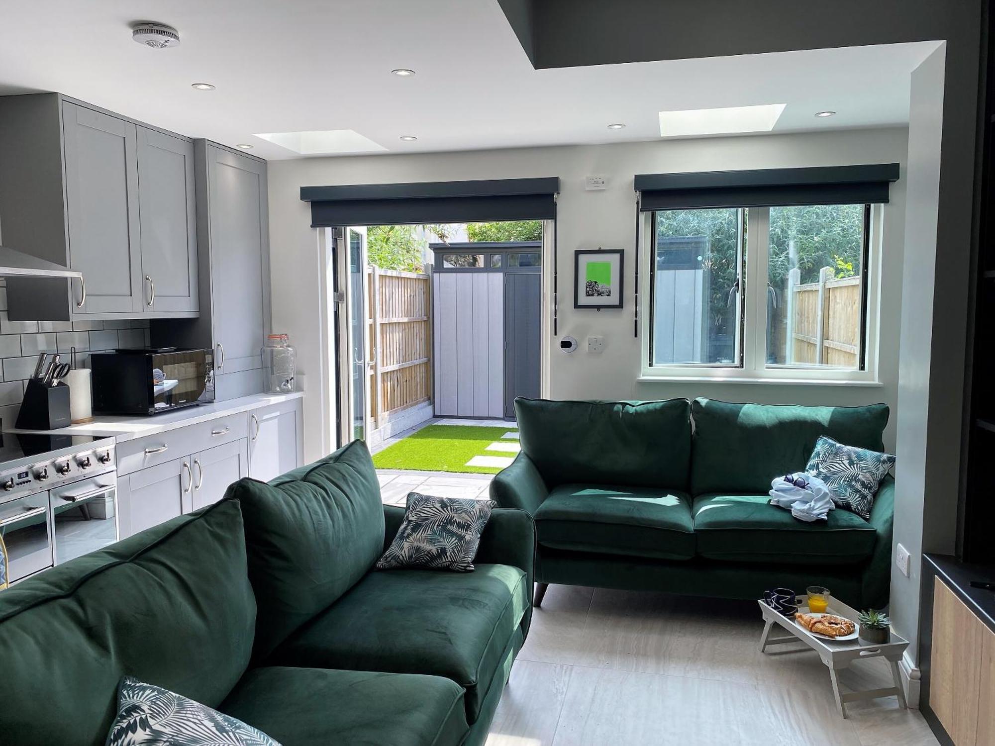 Superb Townhouse Near Vibrant Gloucester Road Bristol Eksteriør bilde