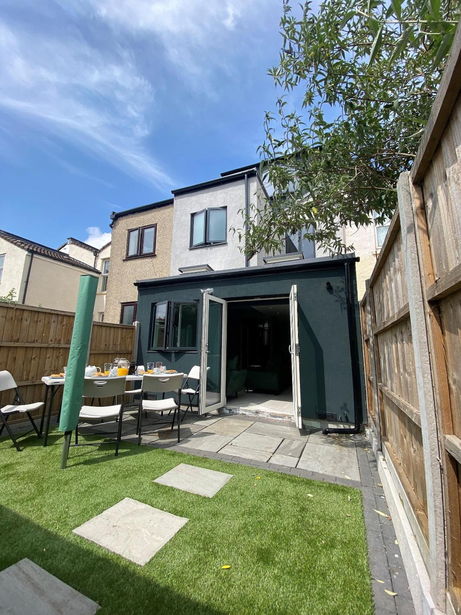 Superb Townhouse Near Vibrant Gloucester Road Bristol Eksteriør bilde
