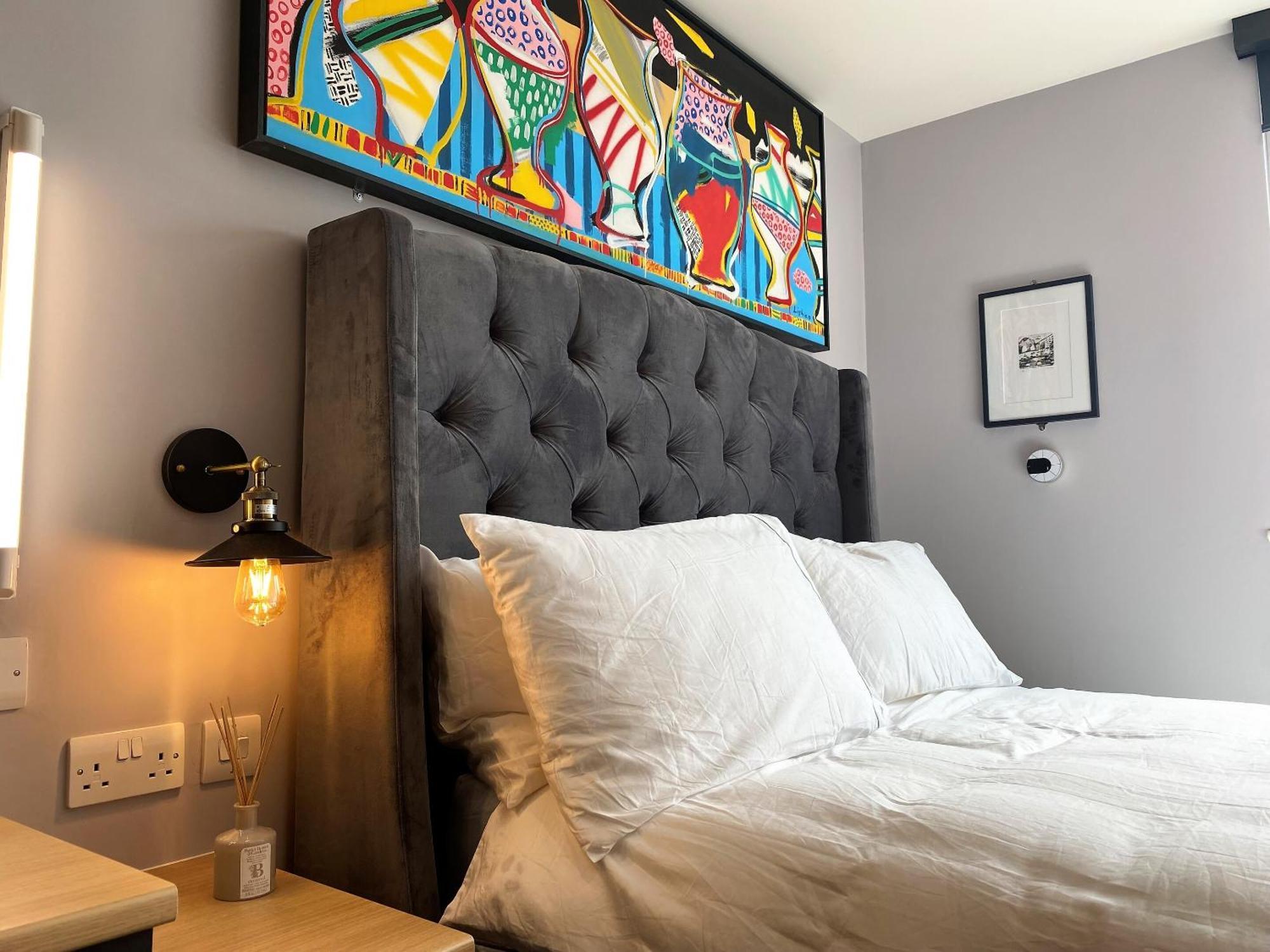Superb Townhouse Near Vibrant Gloucester Road Bristol Eksteriør bilde